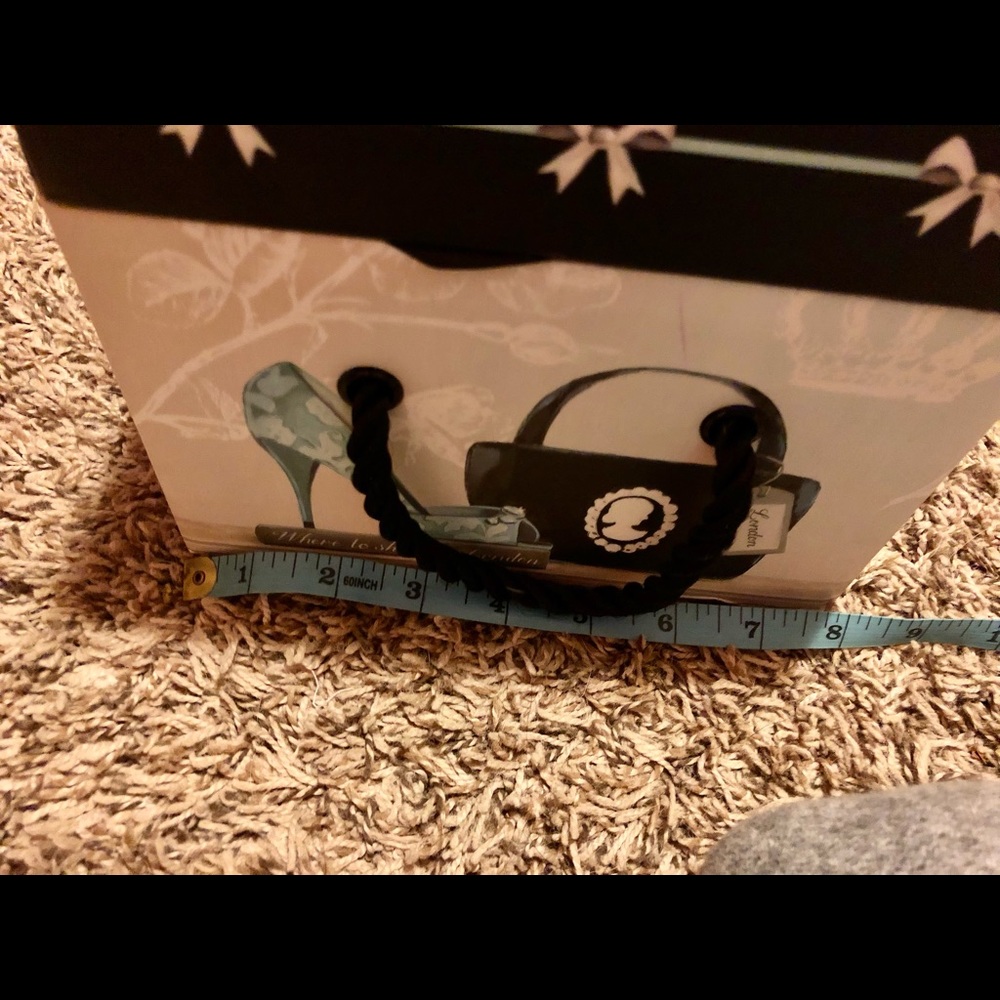 Preowned Chic storage both box ⭐️☺️ - Picture 11 of 16